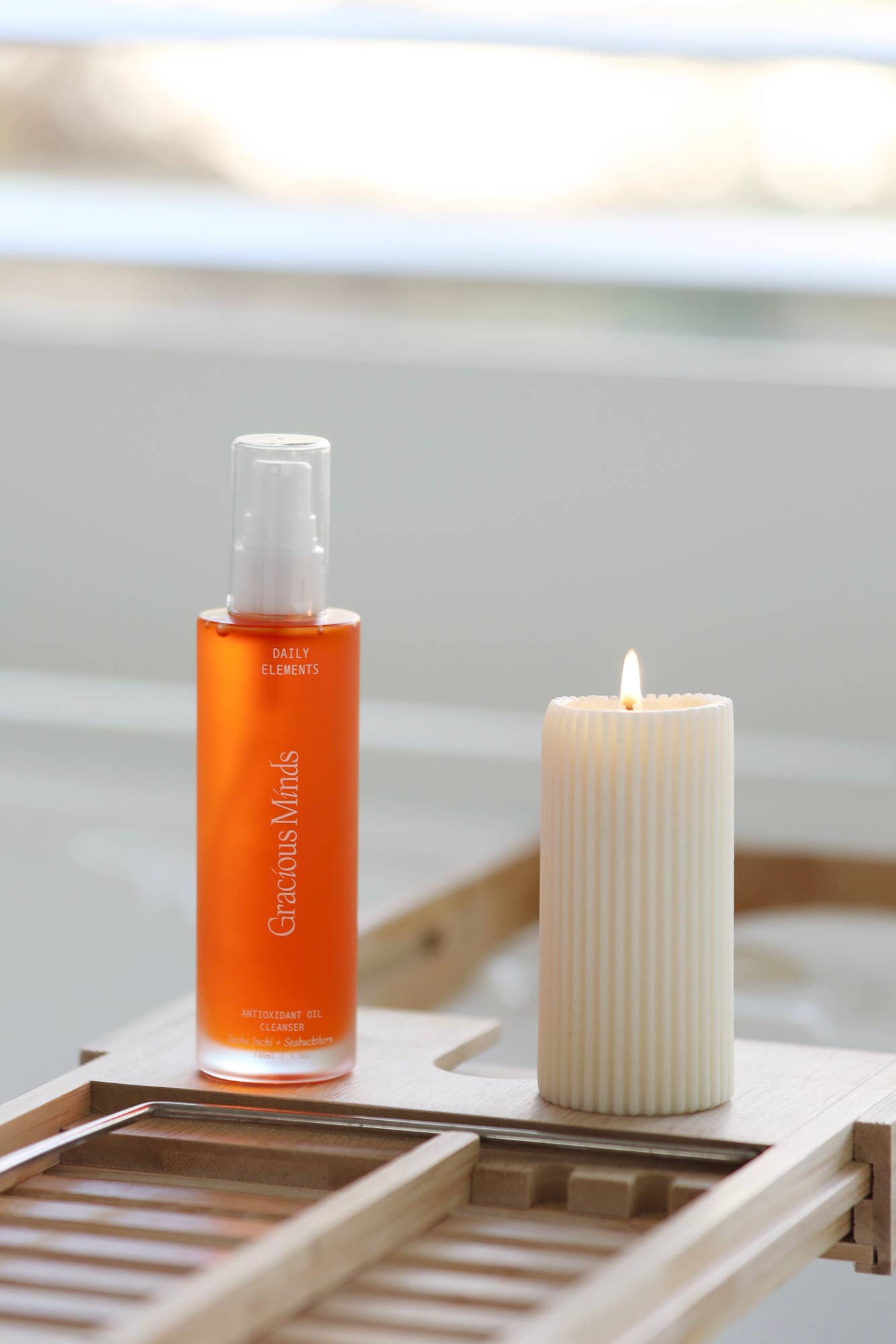 Gracious Mind Anrioxidant oil cleaser  with whilte candle 