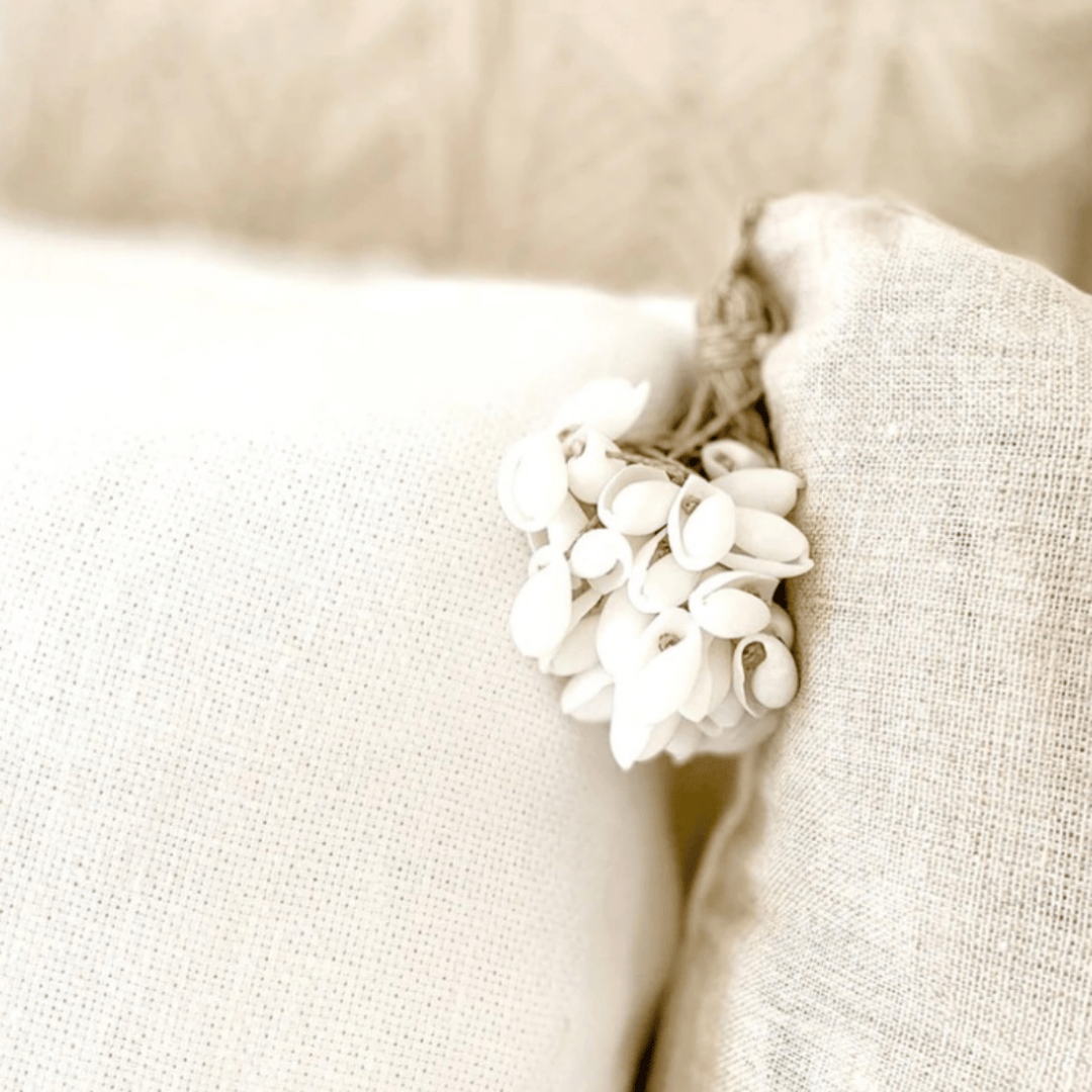 Simply Hygge Living Cushion Amani Shell | Tassel Set