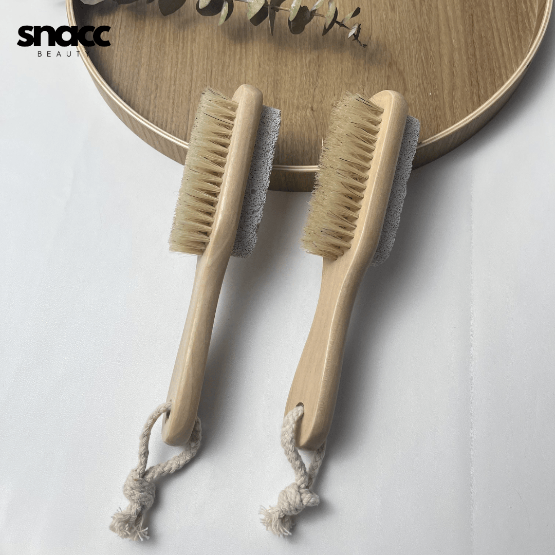 SNACC BEAUTY Dual-Sided Bamboo Foot & Nail Brush with Pumice Stone – Exfoliating Dead Skin Remover