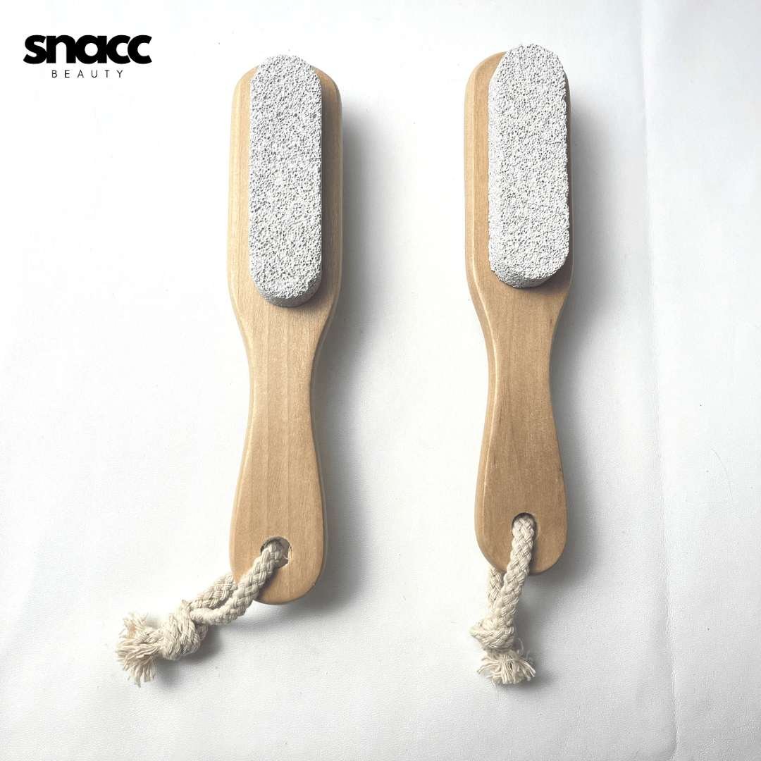 SNACC BEAUTY Dual-Sided Bamboo Foot & Nail Brush with Pumice Stone – Exfoliating Dead Skin Remover